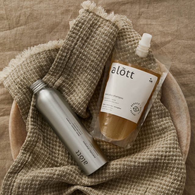 everyday shampoo + refill pouch