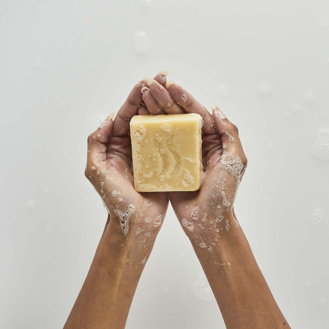 moisturising shampoo bar + dish